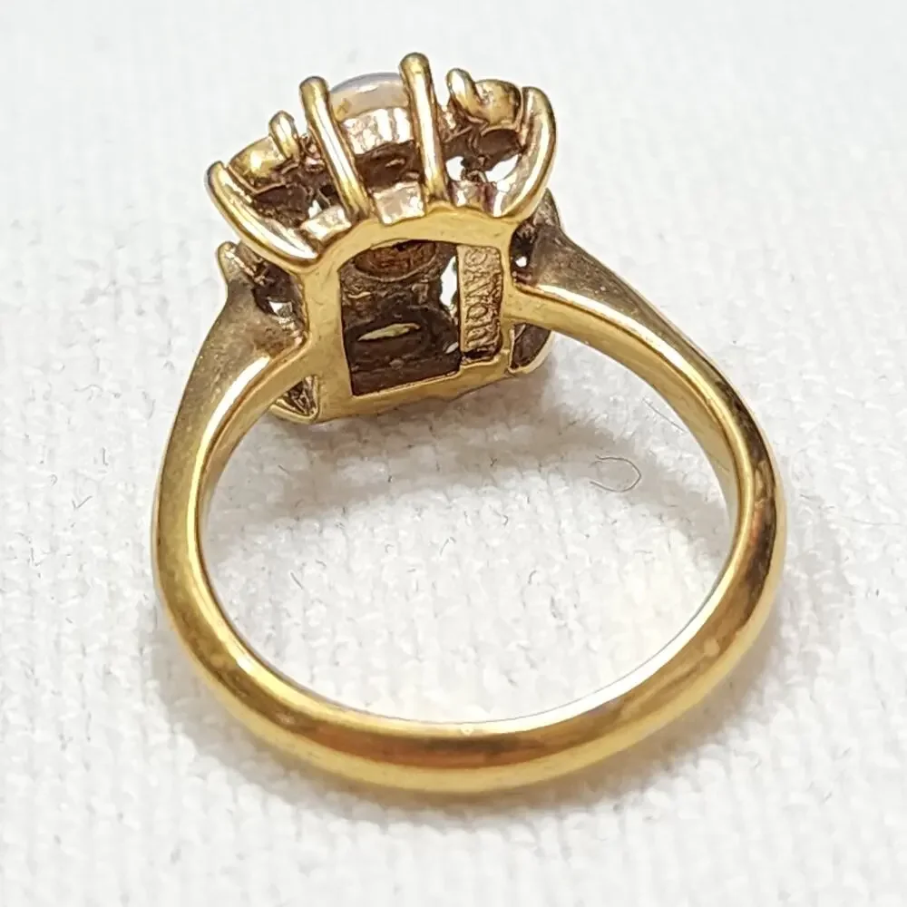 Size 6.5 Cocktail Ring Gold Tone Faux Opals Rhinestone Accents Avon Vintage 1970